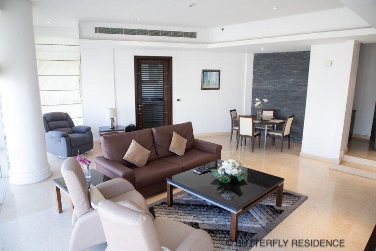 Living room 3